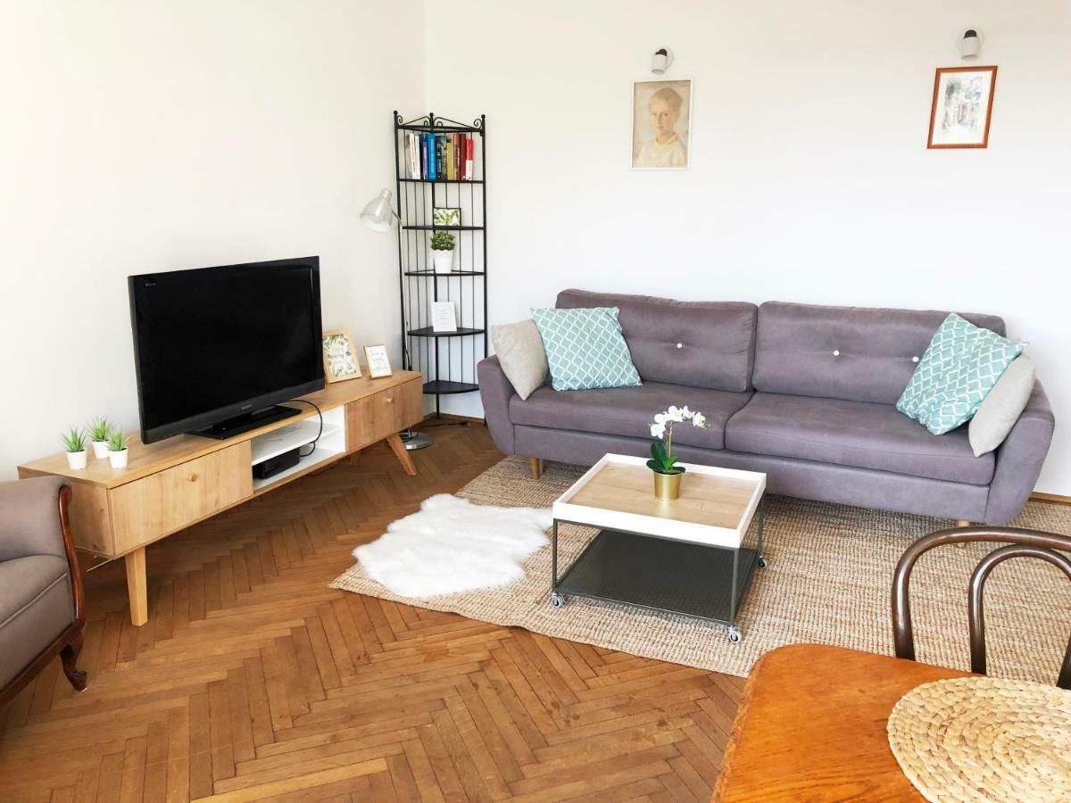 Niepodgleglosci 245- 2br By Homeprime